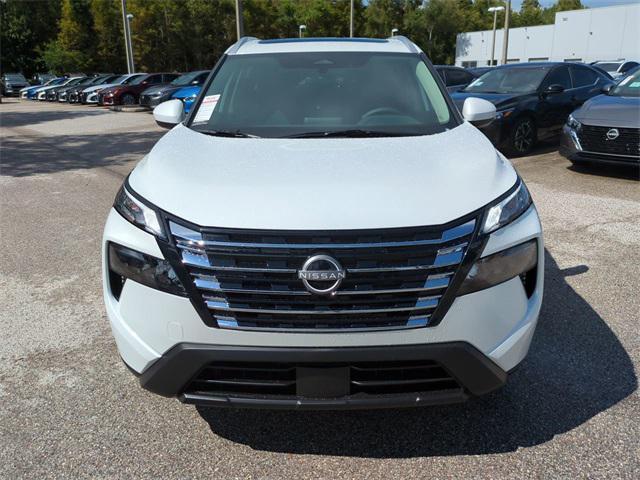 Photo of 2026 Everest White Pearl Tricoat Nissan Rogue