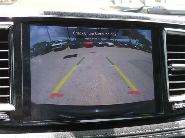 Photo of 2023 Brilliant Black Crystal Pearlcoat Chrysler Pacifica