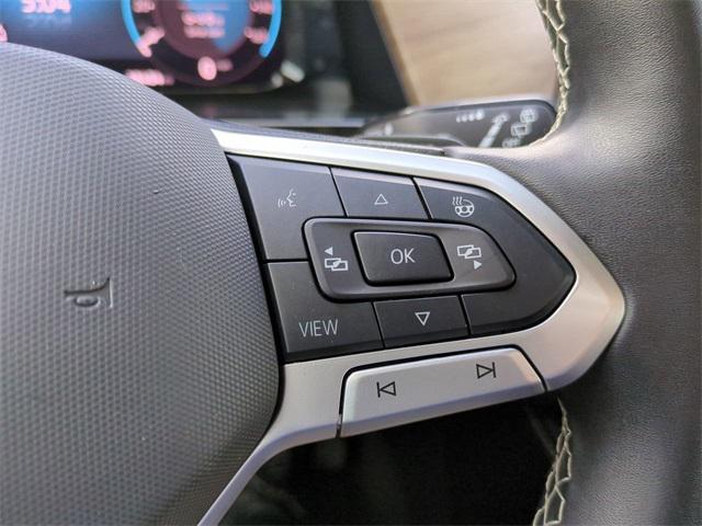 Photo of 2024 Silver Mist Metallic Volkswagen Atlas