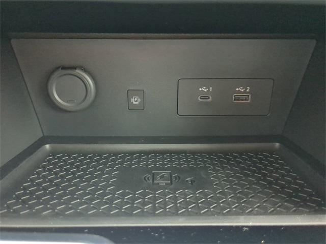 Photo of 2025 Everest White Pearl Tricoat Nissan Pathfinder