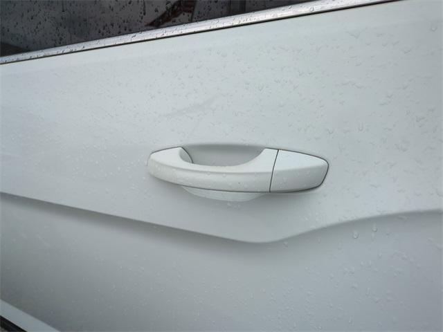 Photo of 2022 Pure White Volkswagen Atlas
