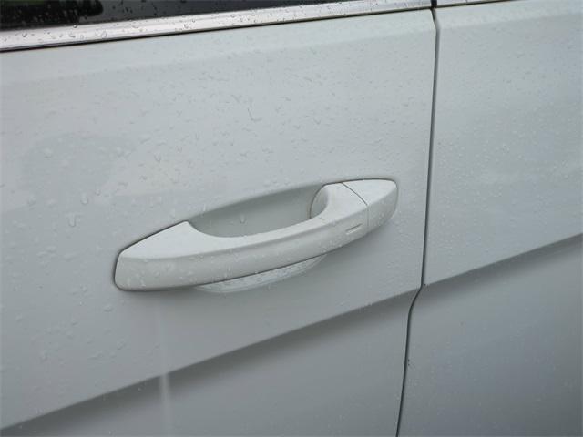Photo of 2022 Pure White Volkswagen Atlas