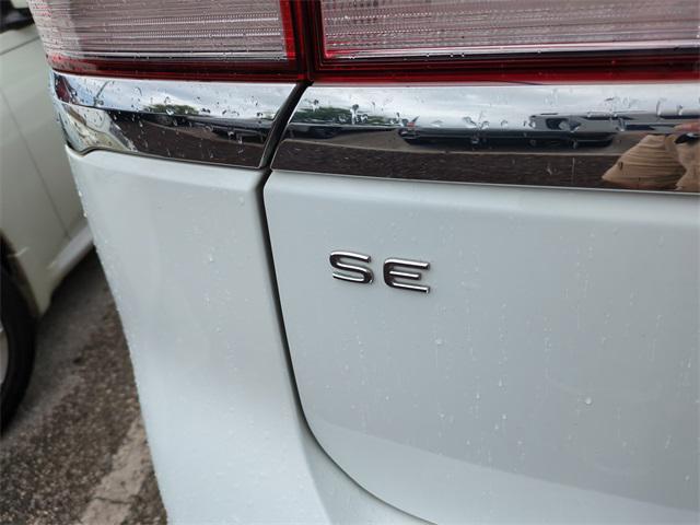 Photo of 2022 Pure White Volkswagen Atlas