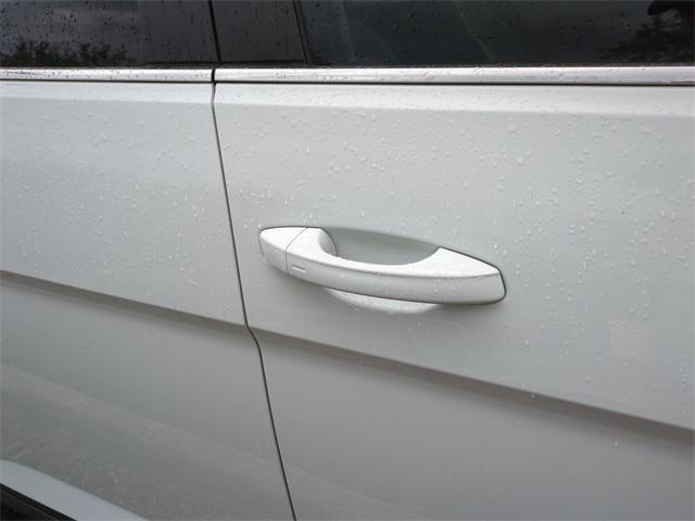Photo of 2022 Pure White Volkswagen Atlas