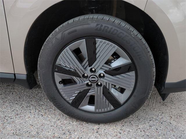 Photo of 2025 Champagne Silver Metallic Nissan Murano