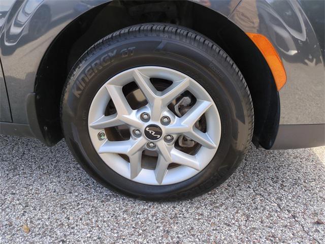 Photo of 2022 Gravity Gray Kia Soul