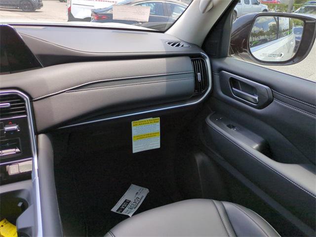 Photo of 2025 Aspen White Tricoat Nissan Armada