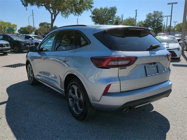 Photo of 2024 Iconic Silver Metallic Ford Escape