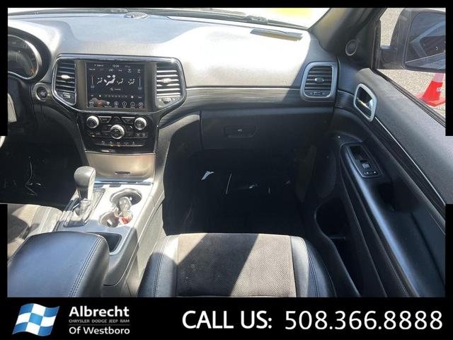 Photo of 2021 Granite Crystal Metallic Clearcoat Jeep Grand Cherokee