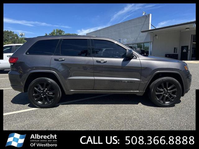 Photo of 2021 Granite Crystal Metallic Clearcoat Jeep Grand Cherokee