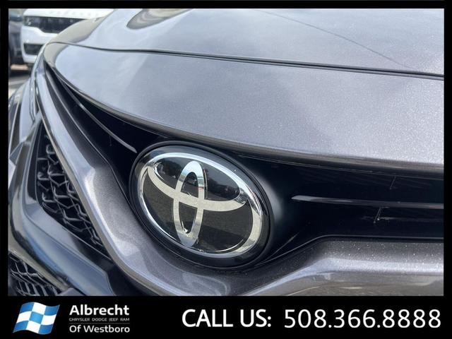 Photo of 2019 Predawn Gray Mica Toyota Camry