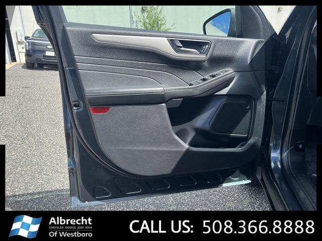 Photo of 2022 STONE BLUE METALLIC Ford Escape