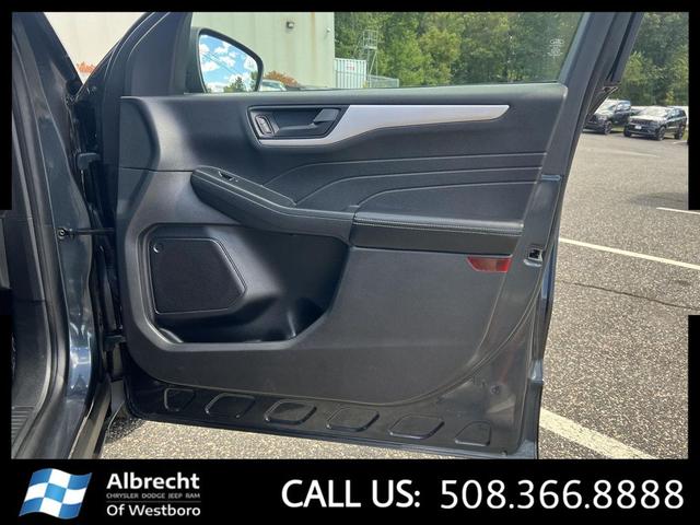 Photo of 2022 STONE BLUE METALLIC Ford Escape