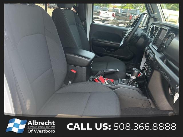 Photo of 2021 Bright White Clearcoat Jeep Wrangler
