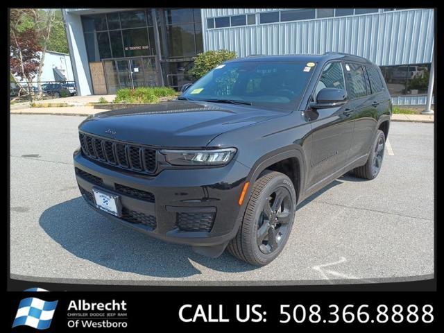 Photo of 2025 Diamond Black Crystal Pearlcoat Jeep Grand Cherokee L