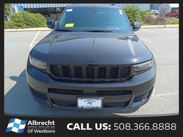 Photo of 2025 Diamond Black Crystal Pearlcoat Jeep Grand Cherokee L