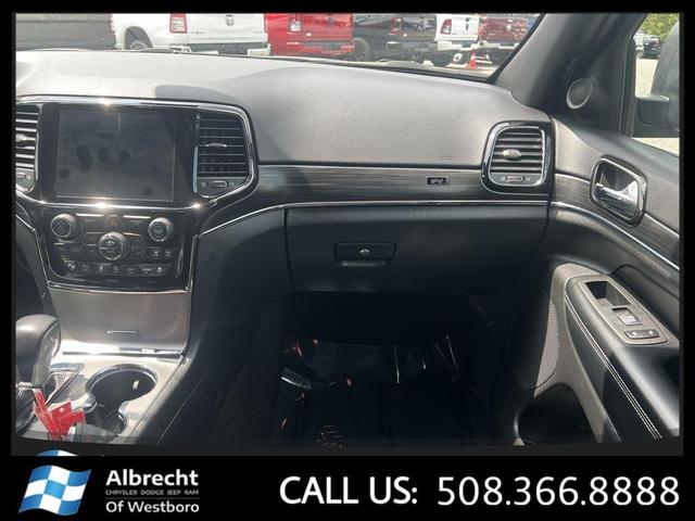 Photo of 2021 Granite Crystal Metallic Clearcoat Jeep Grand Cherokee