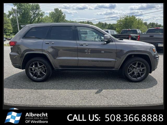 Photo of 2021 Granite Crystal Metallic Clearcoat Jeep Grand Cherokee