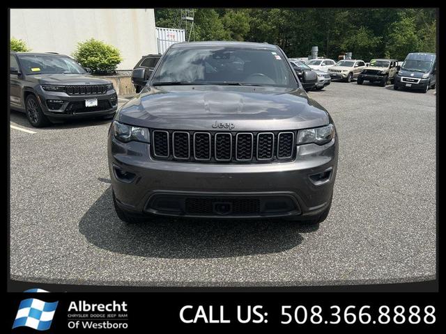 Photo of 2021 Granite Crystal Metallic Clearcoat Jeep Grand Cherokee