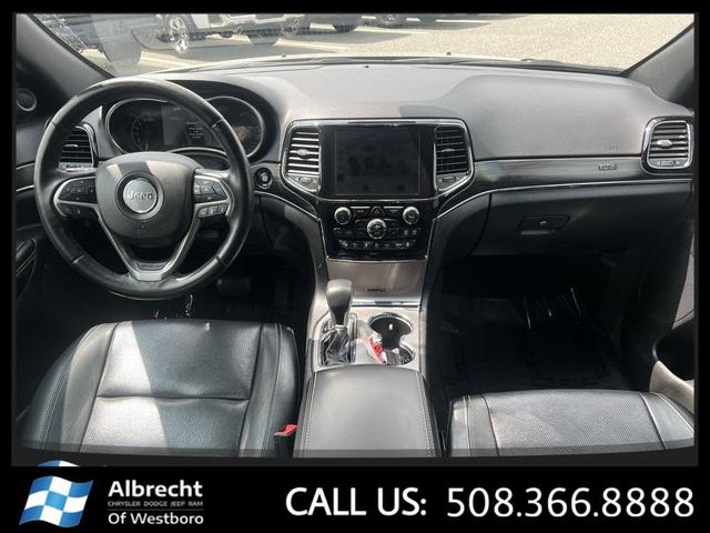 Photo of 2021 Granite Crystal Metallic Clearcoat Jeep Grand Cherokee