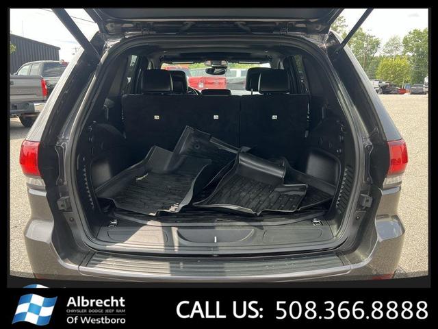 Photo of 2021 Granite Crystal Metallic Clearcoat Jeep Grand Cherokee