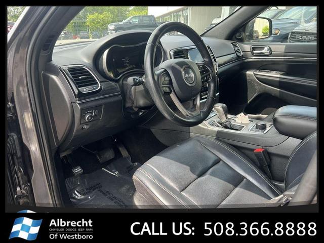 Photo of 2021 Granite Crystal Metallic Clearcoat Jeep Grand Cherokee