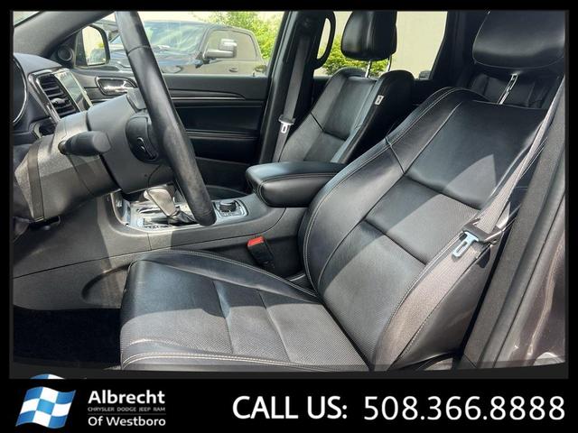 Photo of 2021 Granite Crystal Metallic Clearcoat Jeep Grand Cherokee