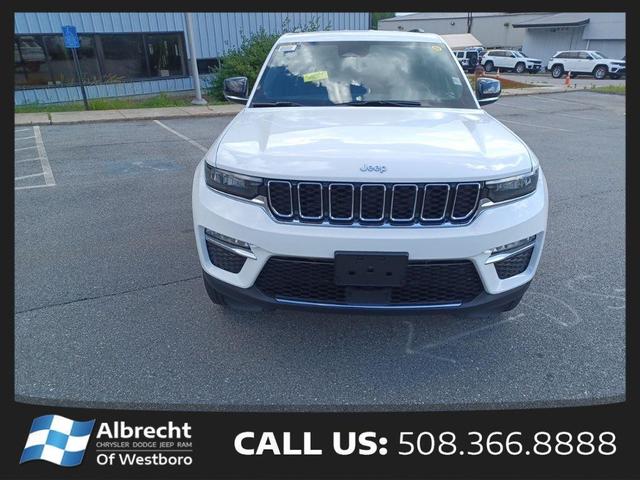 Photo of 2025 Bright White Clearcoat Jeep Grand Cherokee