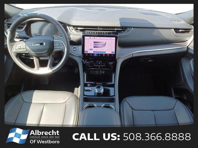 Photo of 2025 Bright White Clearcoat Jeep Grand Cherokee