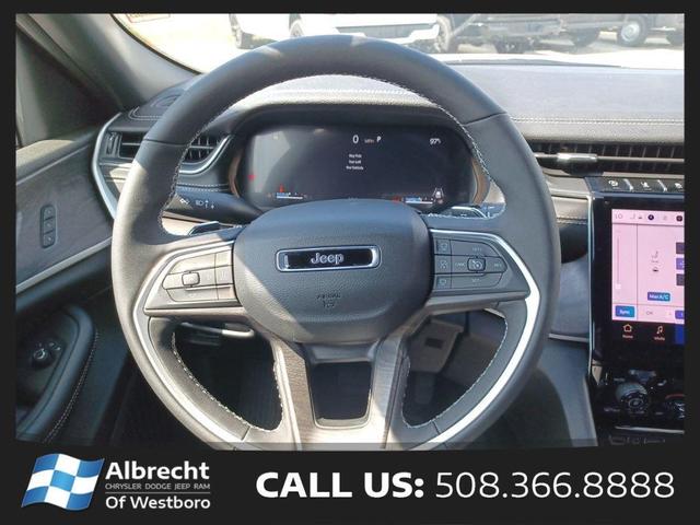 Photo of 2025 Bright White Clearcoat Jeep Grand Cherokee