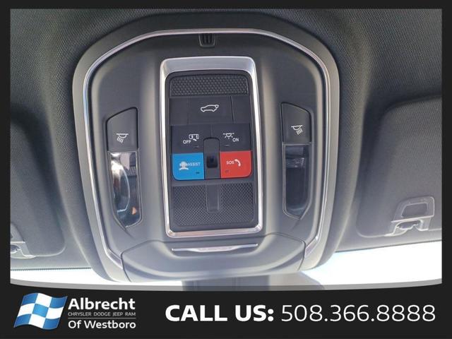 Photo of 2025 Bright White Clearcoat Jeep Grand Cherokee