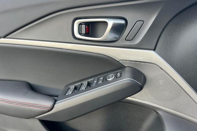 Photo of 2025 Platinum White Pearl Acura Integra