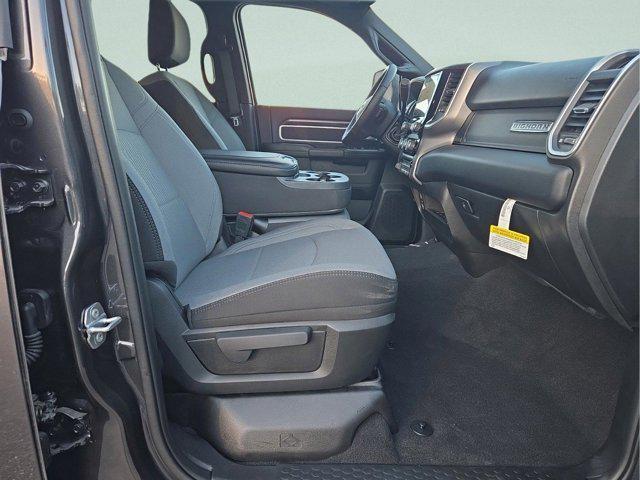 Photo of 2024 Granite Crystal Metallic Clearcoat RAM 2500