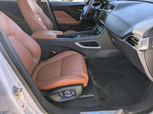 Photo of 2018 Yulong White Metallic Jaguar F-PACE