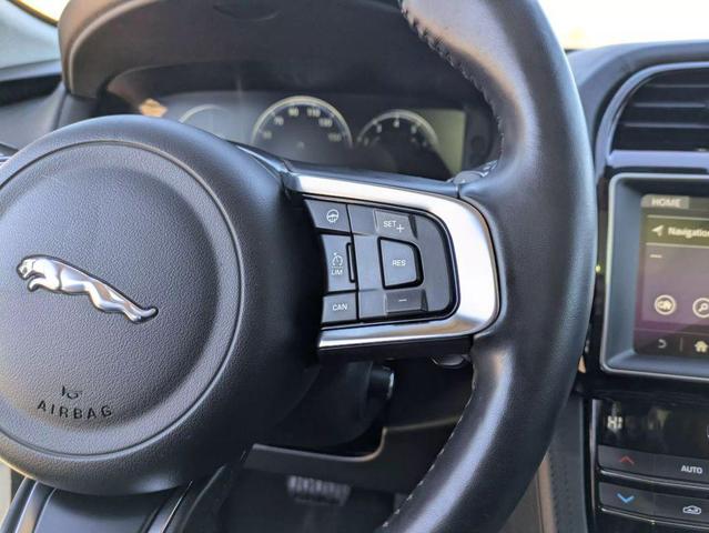Photo of 2018 Yulong White Metallic Jaguar F-PACE