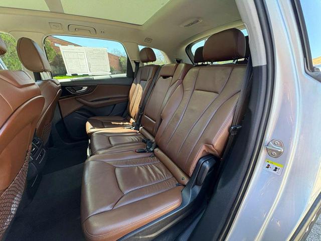 Photo of 2017 Florett Silver Metallic Audi Q7
