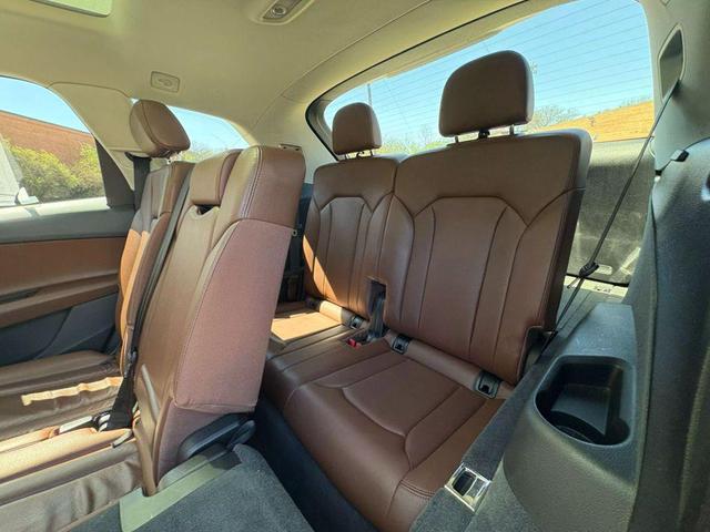 Photo of 2017 Florett Silver Metallic Audi Q7