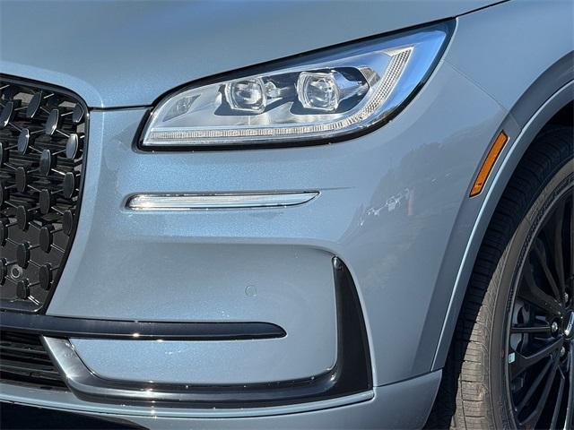 Photo of 2025 Whisper White Lincoln Corsair