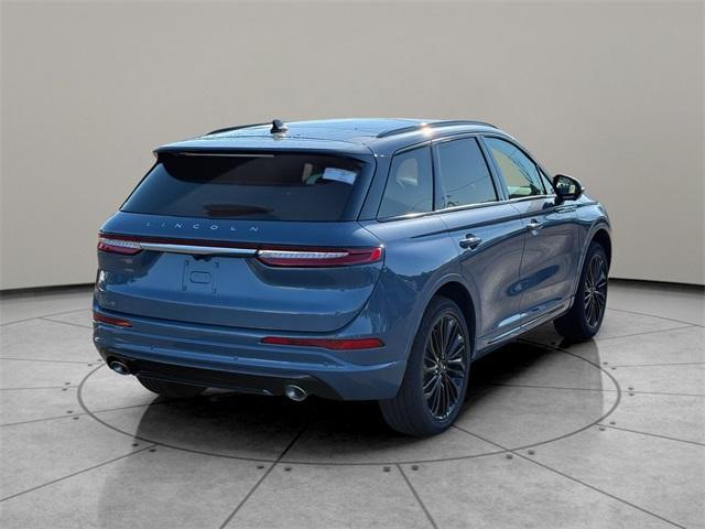 Photo of 2025 Whisper White Lincoln Corsair