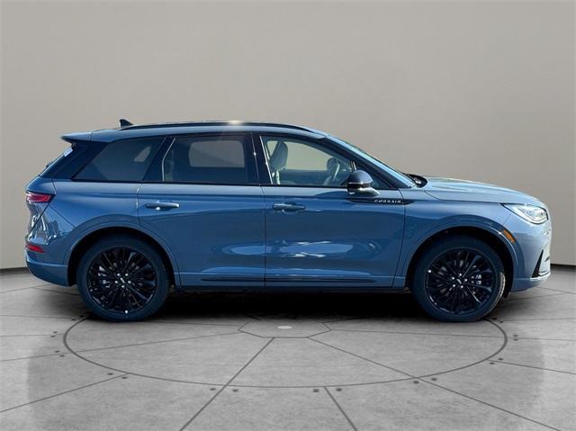 Photo of 2025 Whisper White Lincoln Corsair