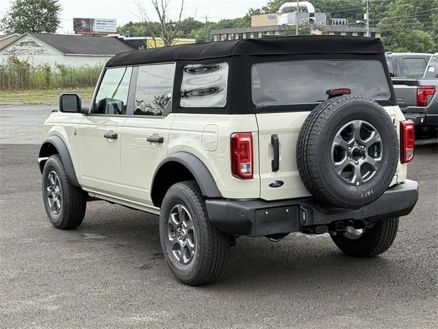 Photo of 2025 Desert Sand Ford Bronco