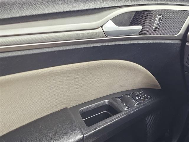 Photo of 2018 Blue Ford Fusion