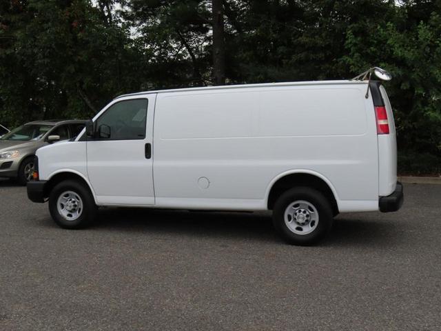 Photo of 2009 White Chevrolet Express 2500