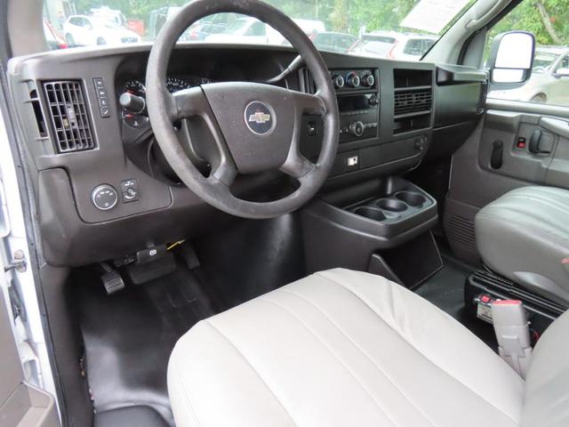 Photo of 2009 White Chevrolet Express 2500