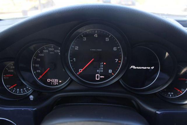 Photo of 2012 Silver Porsche Panamera