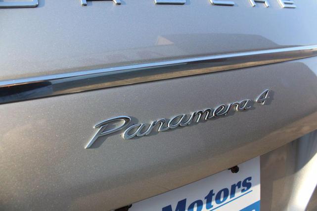 Photo of 2012 Silver Porsche Panamera