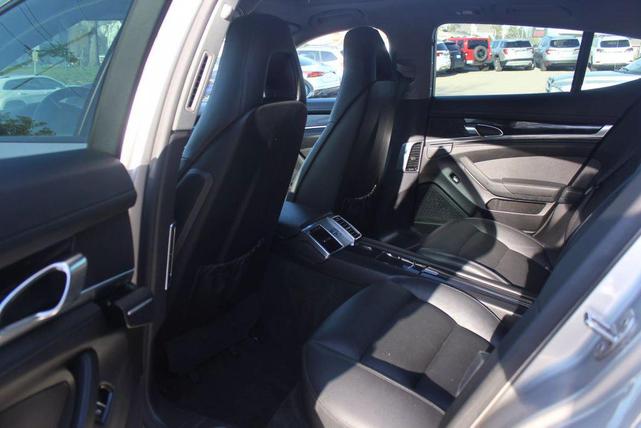 Photo of 2012 Silver Porsche Panamera