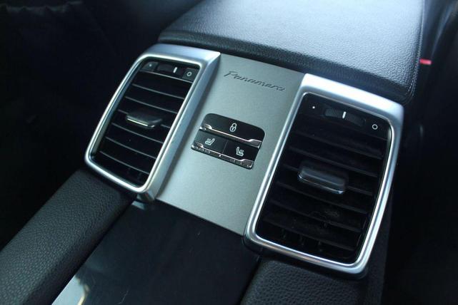 Photo of 2012 Silver Porsche Panamera