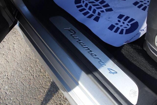Photo of 2012 Silver Porsche Panamera
