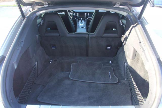 Photo of 2012 Silver Porsche Panamera